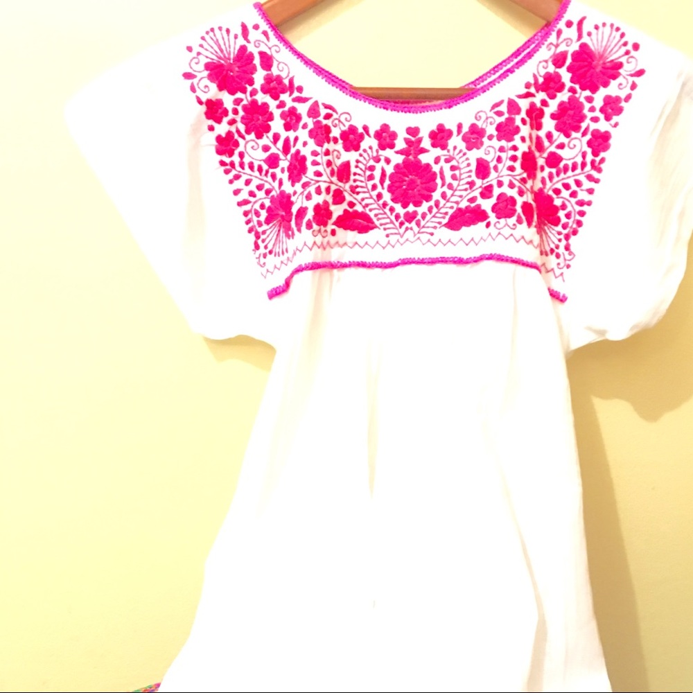 Mexican blouse hand embroidered boho chic top - Picture 2 of 3